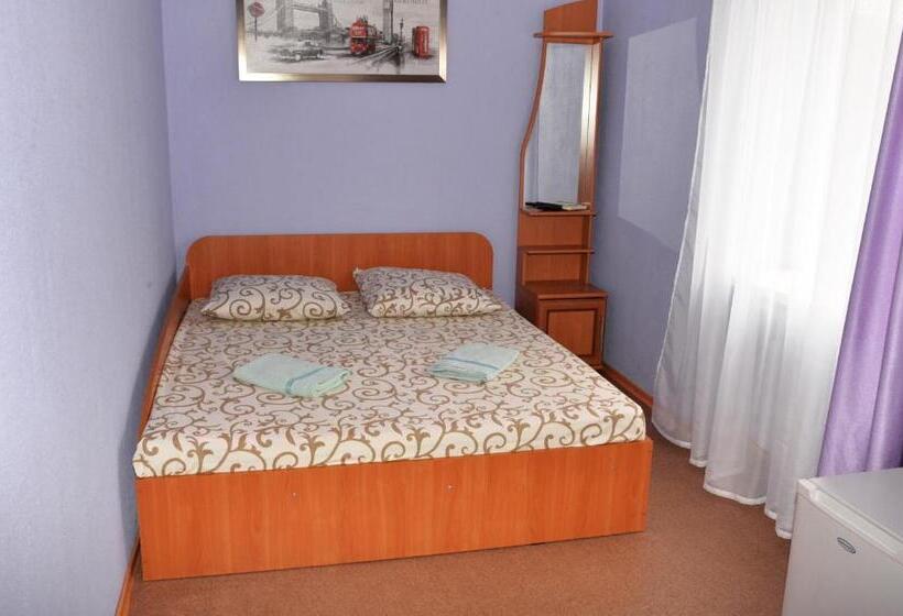 Superior Neljän Hengen Huone, Domik Na Fontane