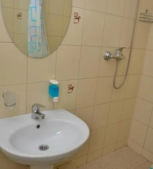 اتاق استاندارد چهار تخته, Domik Na Fontane
