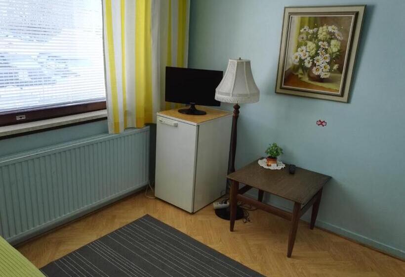 バスルーム共有のシングルスタンダード, Guesthouse Outa