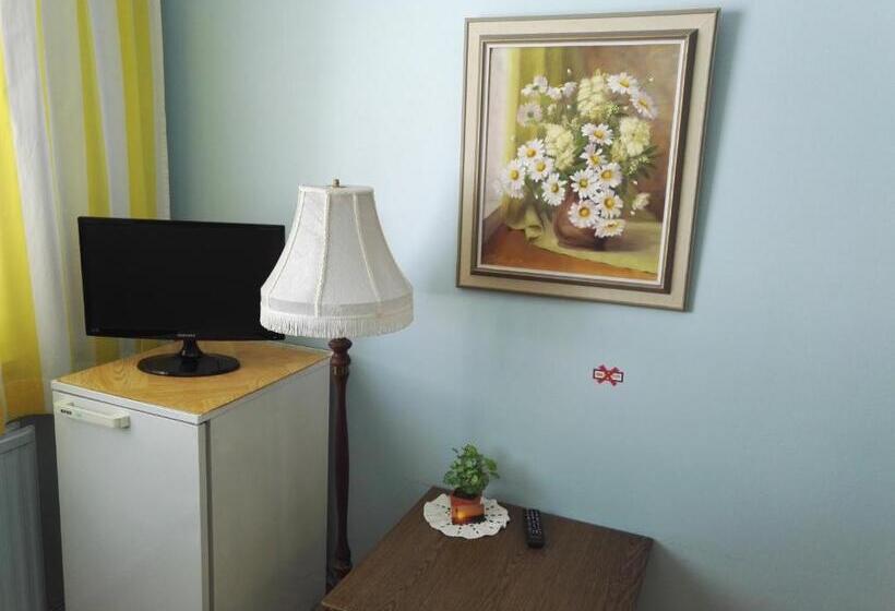 Номер Стандарт Индивидуальный Совместная Ванная, Guesthouse Outa
