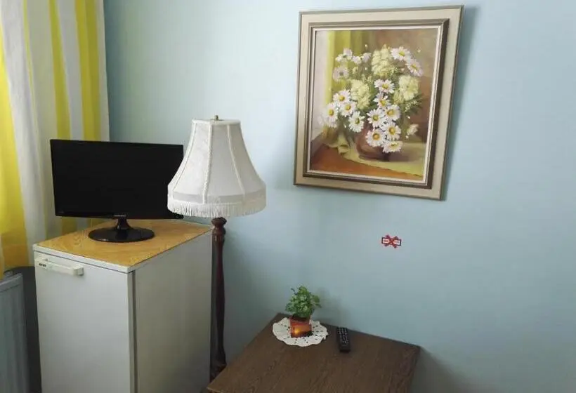 اتاق استاندارد یک تخته با سرویس بهداشتی مشترک, Guesthouse Outa