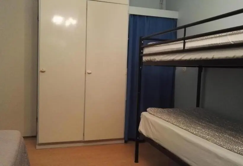 اتاق استاندارد سه تخته با سرویس بهداشتی مشترک, Guesthouse Outa