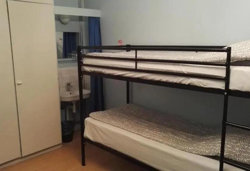 اتاق استاندارد سه تخته با سرویس بهداشتی مشترک, Guesthouse Outa