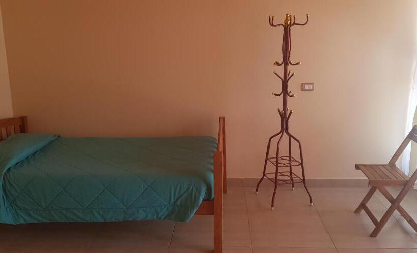 标准三人间, Hostal Atacama North