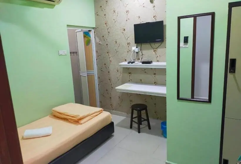 اتاق استاندارد یک نفره, Leaf Guest House