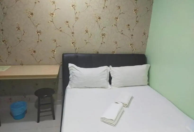 اتاق استاندارد با سرویس بهداشتی مشترک, Leaf Guest House