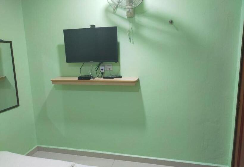 バス共有のスタンダードルーム, Leaf Guest House