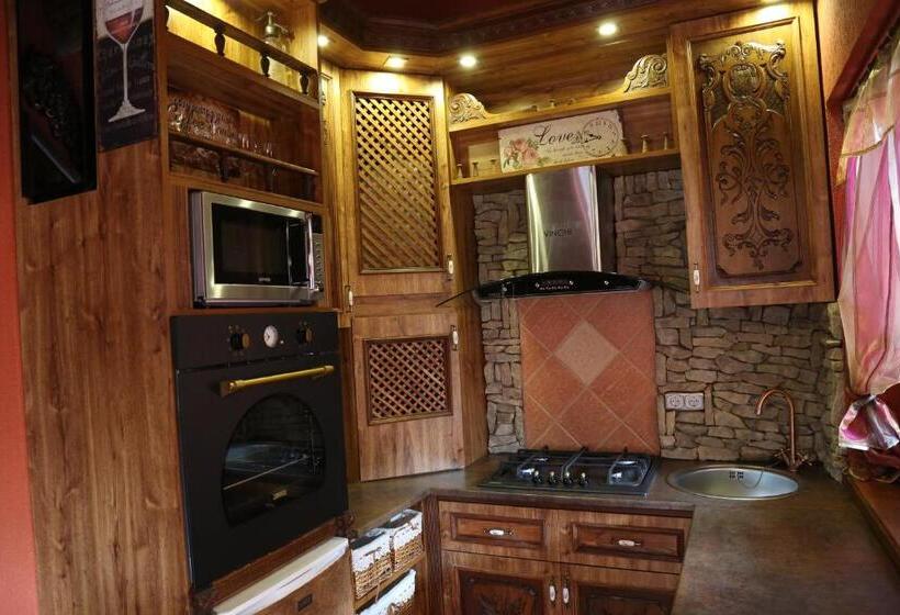 מיטת קינג בסוויטה, Villa Medici Vendégház