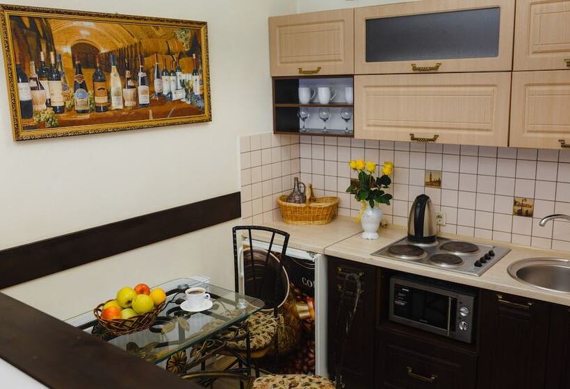 דירת חדר עם טרסה, Mini Hotel Glove House