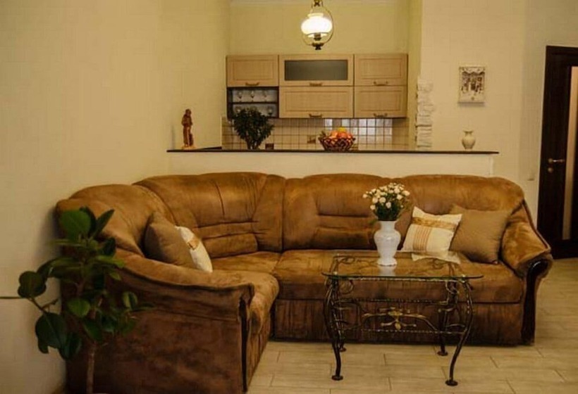 דירת חדר עם טרסה, Mini Hotel Glove House