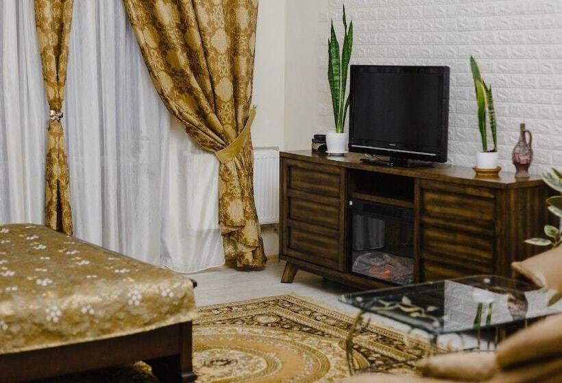 דירת חדר עם טרסה, Mini Hotel Glove House