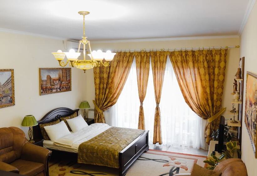 דירת חדר עם טרסה, Mini Hotel Glove House