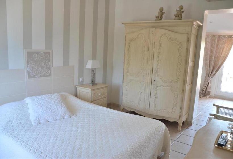 Семейный Номер, Villa Des Anges