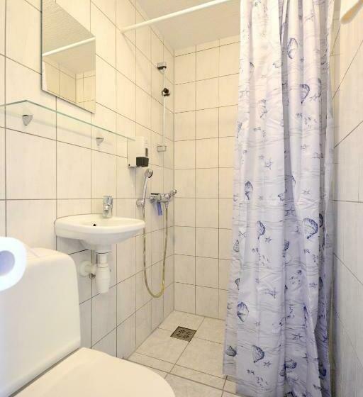 اتاق استاندارد سه نفره, Aisa Guesthouse