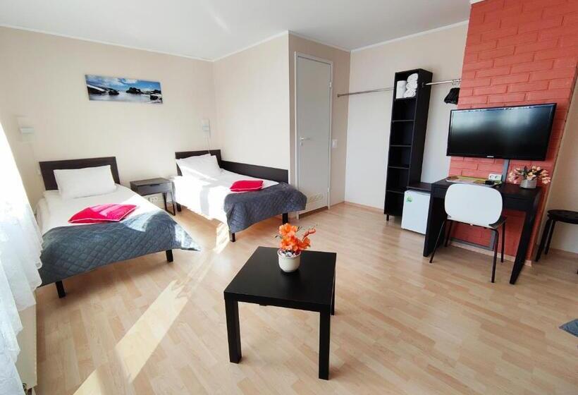 اتاق استاندارد سه تخته با بالکن, Aisa Guesthouse