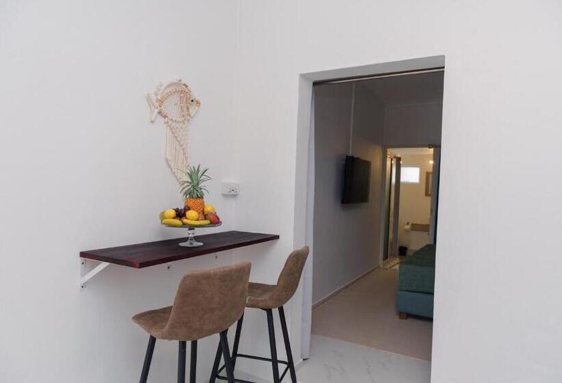 إستوديو قياسى مزودة بتراس, Bleu De Toi Boutique