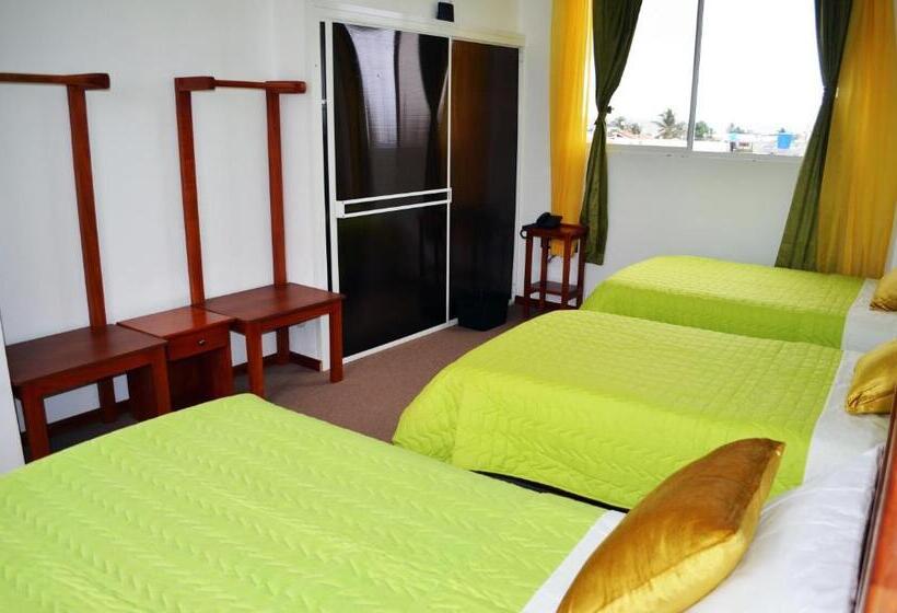 חדר סטנדרט לשלושה, Isla Azul