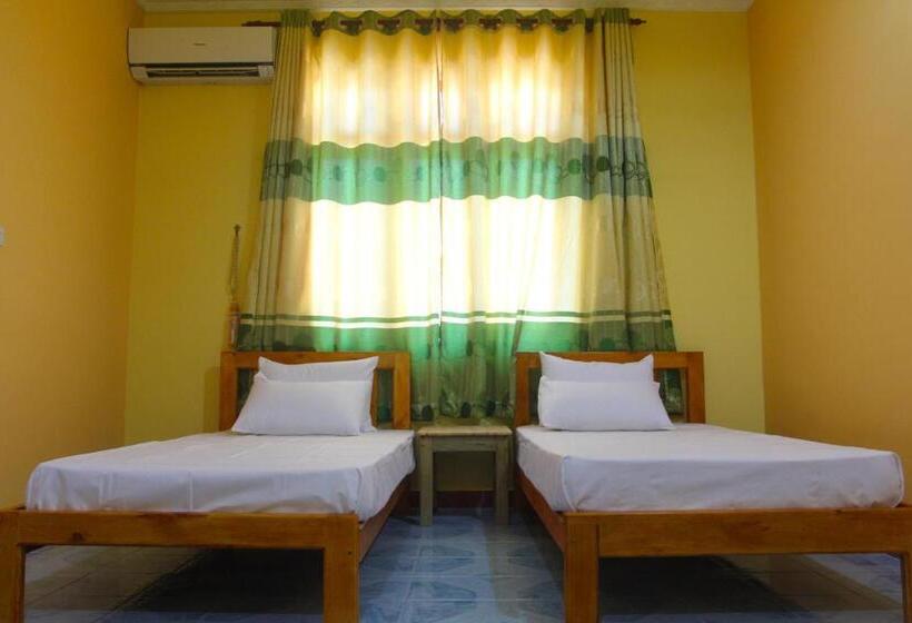 اتاق لوکس, Jail Break Surf Inn