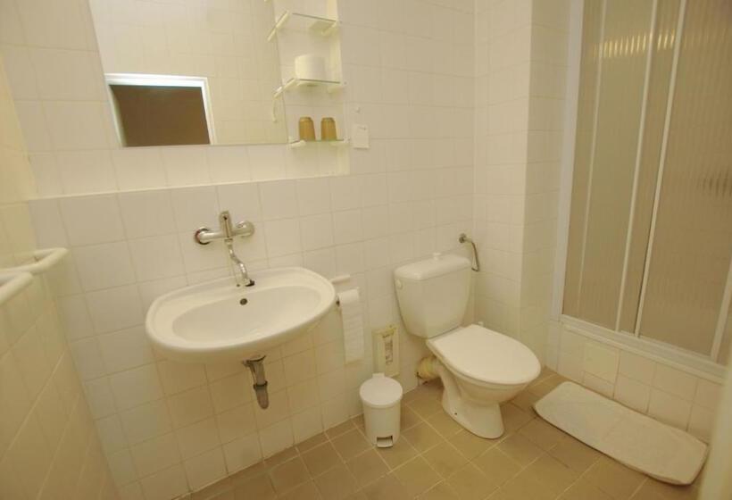 Quarto Estandar, Kolej Akademie