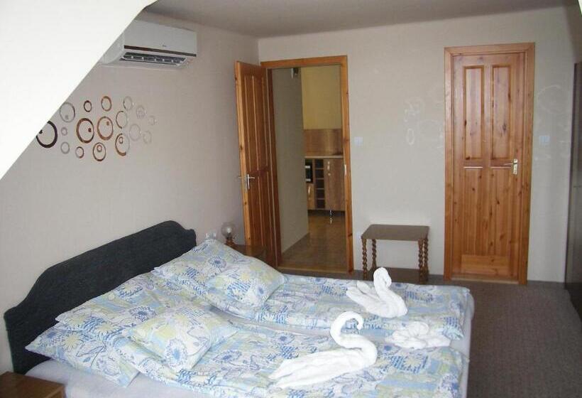 דירת חדר, Pálma Apartmanház Harkány