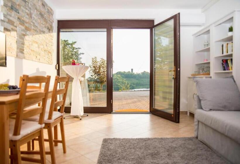 سوییت با چشمانداز استخر, Valentina Guest House At Pintar Wine Estate