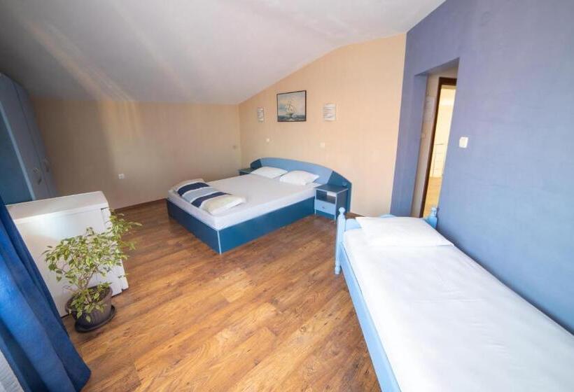 Triple Room Sea View, Zenith Guest House