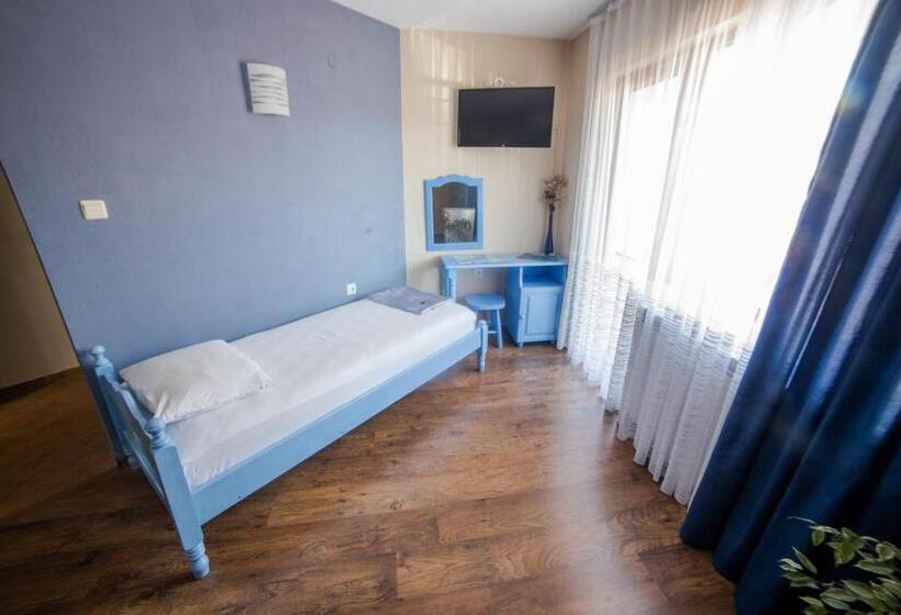 Triple Room Sea View, Zenith Guest House