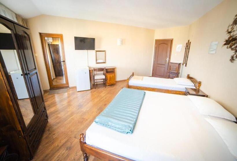 Triple Room Sea View, Zenith Guest House