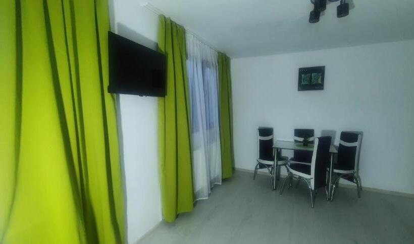 דירת שני חדרים, Pensiunea Liziera