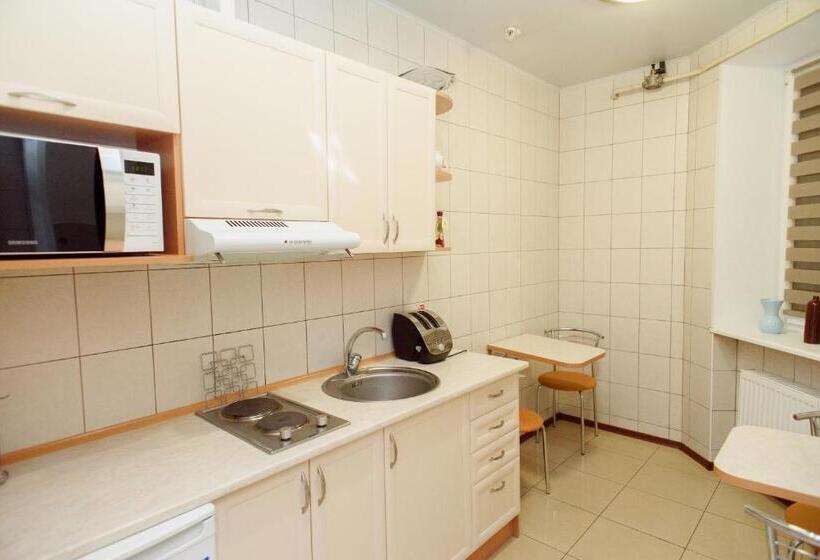 ジュニアスイート, M&m Apart