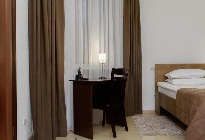 Junior Suite, M&m Apart
