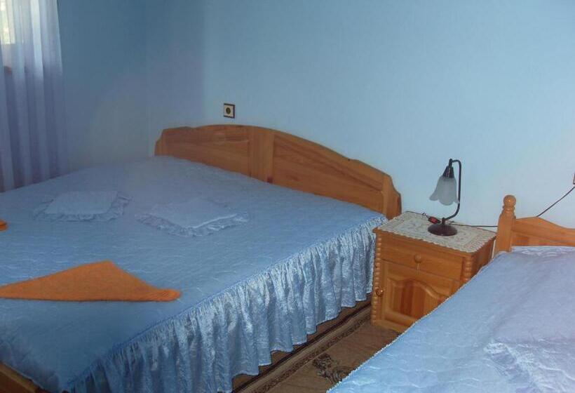 Номер Стандарт Трехместный, Guest House Rimski Most