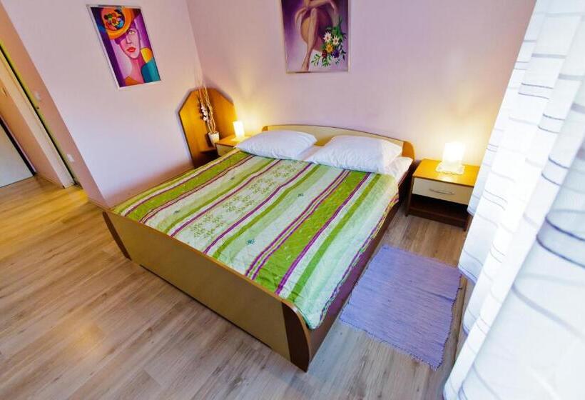 اتاق استاندارد, Guesthouse Les