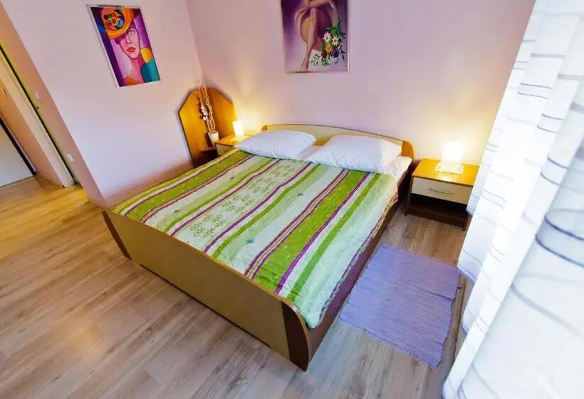 اتاق استاندارد, Guesthouse Les