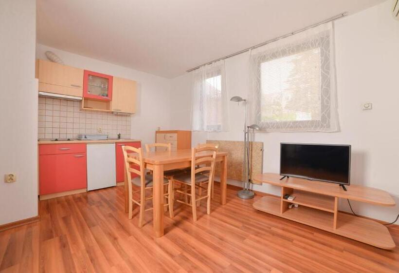 سوییت, Guesthouse Les