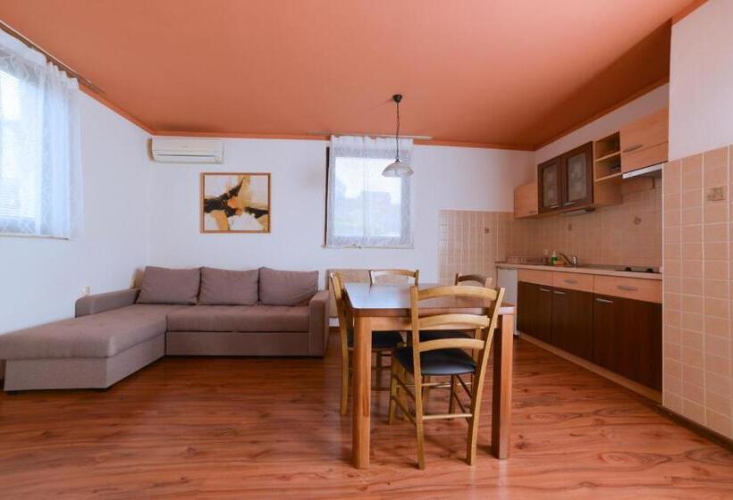 آپارتمان 1 خوابه, Guesthouse Les