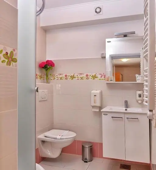 استودیوی استاندارد, Guesthouse Les