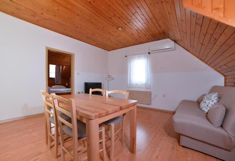 سوئیت 2 خوابه, Guesthouse Les