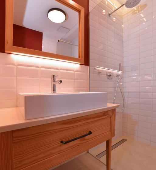 اتاق لوکس, Guesthouse Les