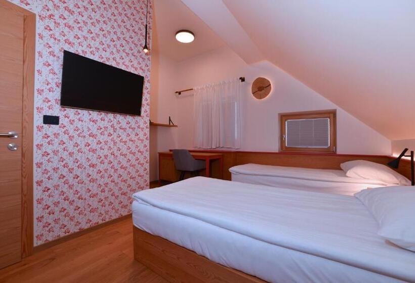 اتاق لوکس, Guesthouse Les