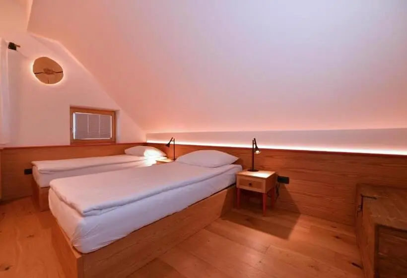 اتاق لوکس, Guesthouse Les