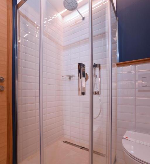 اتاق لوکس سه تخته, Guesthouse Les