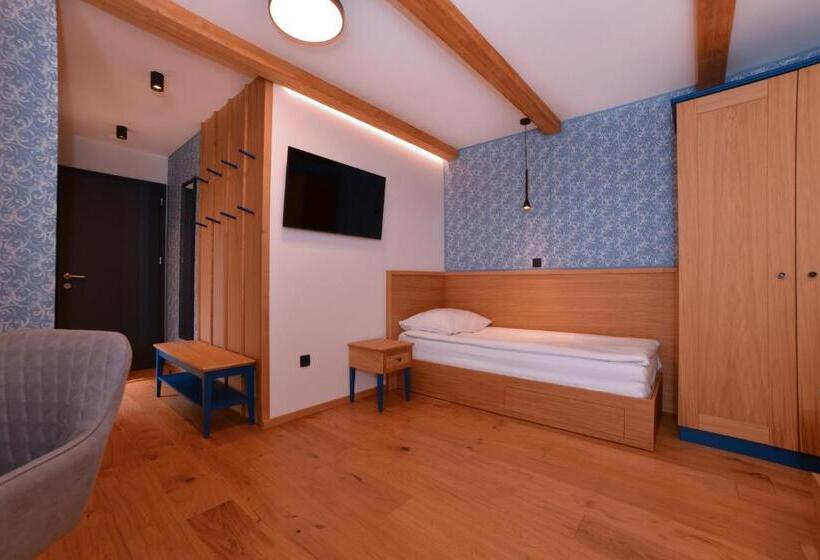 اتاق لوکس سه تخته, Guesthouse Les