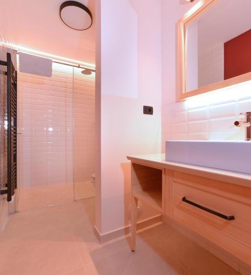 اتاق لوکس, Guesthouse Les