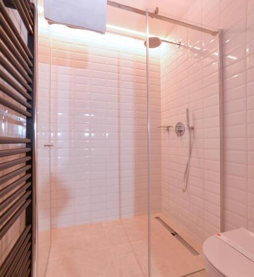 اتاق لوکس, Guesthouse Les