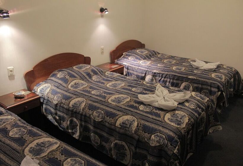 스탠다드 트리플 룸, Hostal Alfredo S Palace