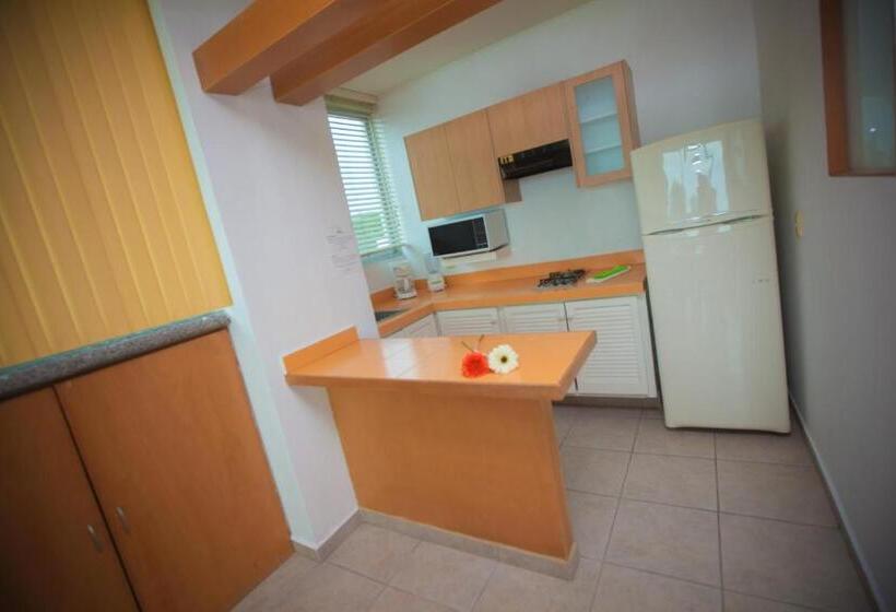 带1个卧室的带海景的公寓, Banderas Suites