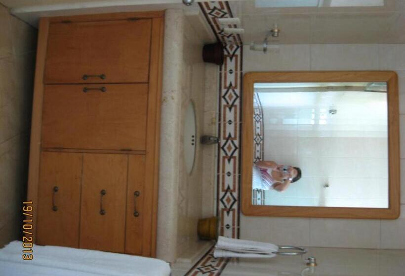 Standard-studio, Banderas Suites
