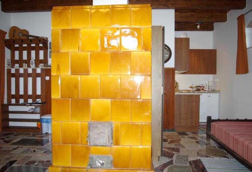 إستوديو قياسى, Dabasi Lovas Vendégház