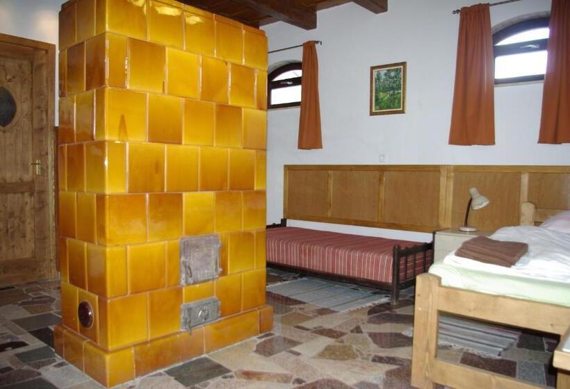 إستوديو قياسى, Dabasi Lovas Vendégház